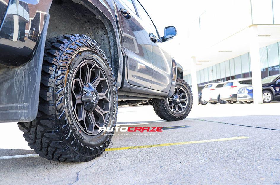 VOLKSWAGEN AMAROK REPLAY GLOSS BLACK MACHINED DARK TINT